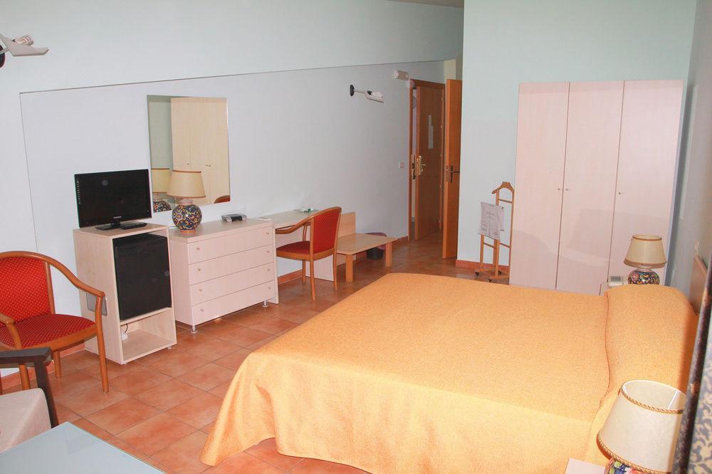 Hotel Sul Mare Al Gabbiano สโกลิตตี ภายนอก รูปภาพ