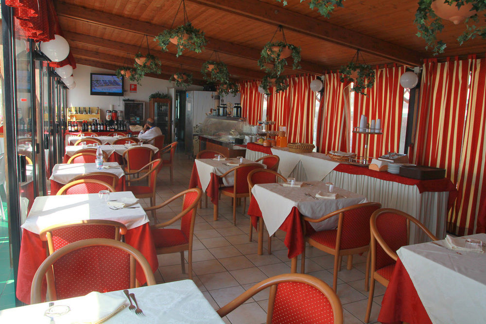 Hotel Sul Mare Al Gabbiano สโกลิตตี ภายนอก รูปภาพ
